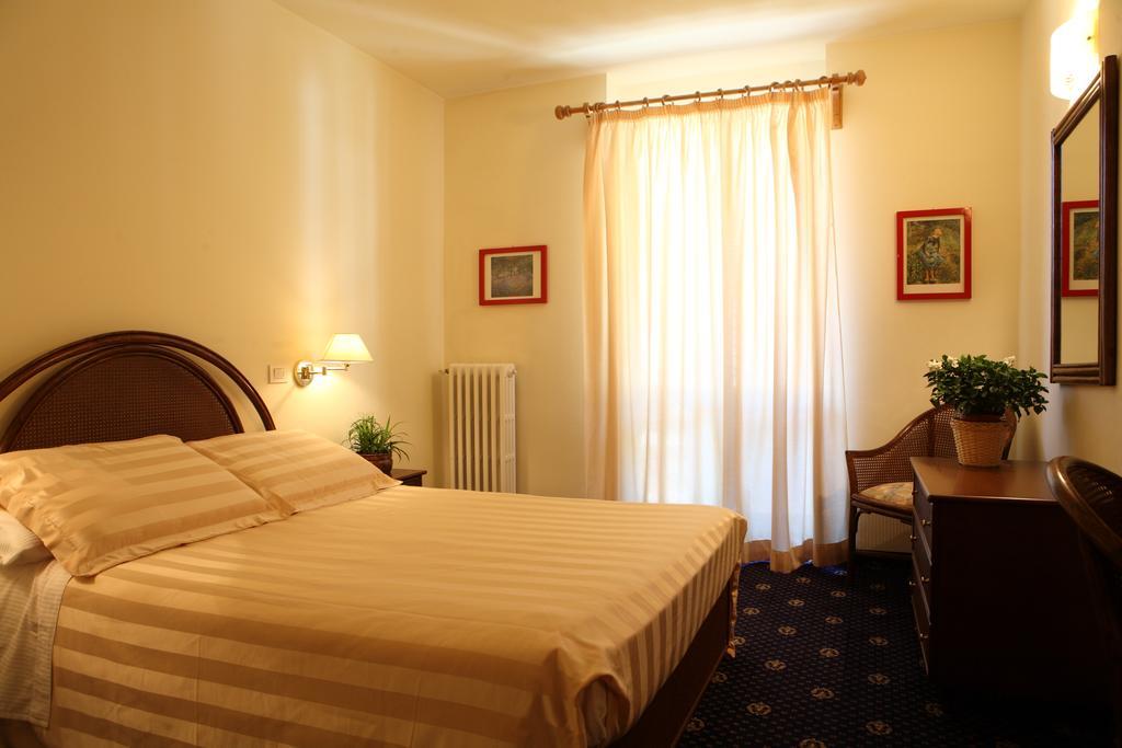 Hotel Residence Valverde グレッソネイ・ラ・トリニテ エクステリア 写真